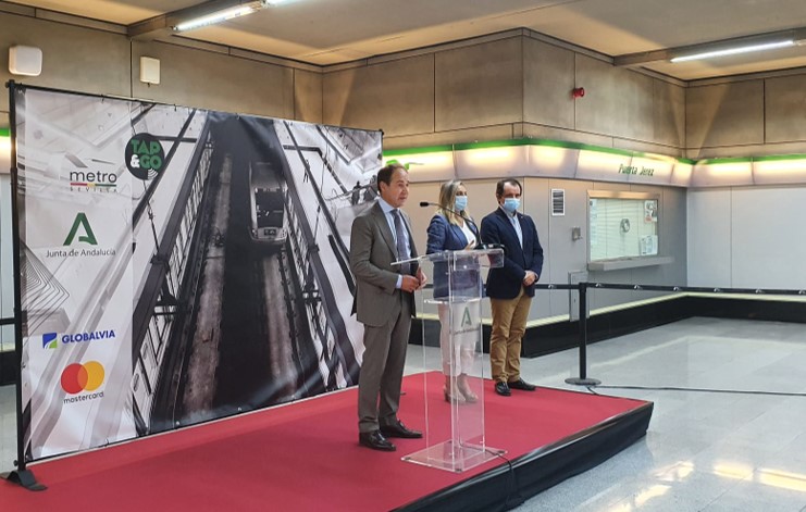 Globalvia promotes the validation and payment with contactless card in Metro de Sevilla, being the first Spanish metro that incorporates this system