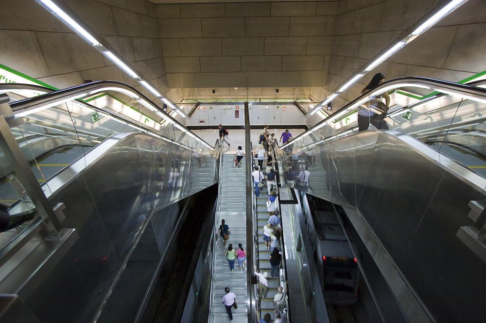 Acesso a uma das estações do Metro de Sevilha