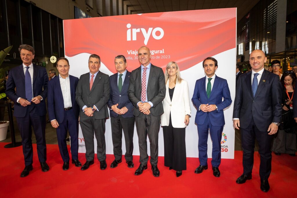 Foto institucional a la llegada a la Estación de Sevilla-Santa Justa